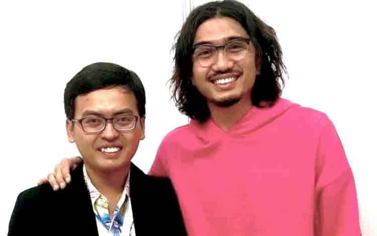 Duta Sheila on 7 Apresiasi Batik Tulis Malam Sawit