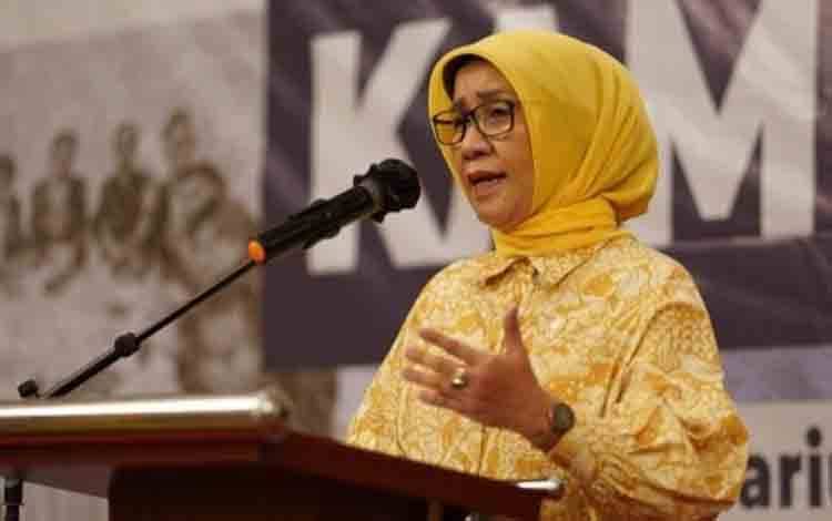 Siti Nafsiah Ajak Masyarakat Konsumsi Makanan Tinggi Serat dan Vitamin di Musim Peralihan Cuaca