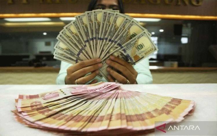 Rupiah Melemah di Tengah Disinflasi yang Stagnan di AS