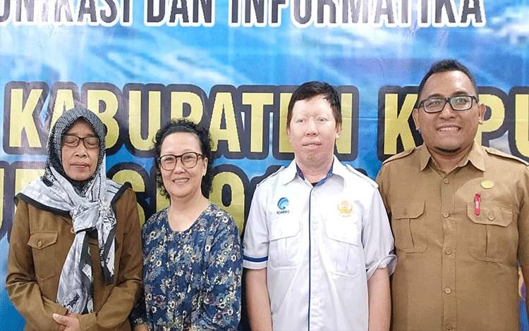 Tim Promkes RSUD Kapuas bersama RSPD usai edukasi kesehatan. (FOTO: IST)