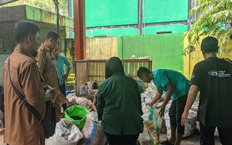 Pemko Palangka Raya Edukasi Milenial Kelola Sampah dengan Prinsip 3R