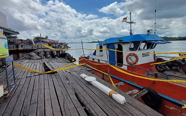 Hanya Kapal Feri Satu-Satunya Alat Transportasi Menyeberang, Masyarakat Tolak Penutupan Pelabuhan Penyeberangan Feri Sampit-Seranau