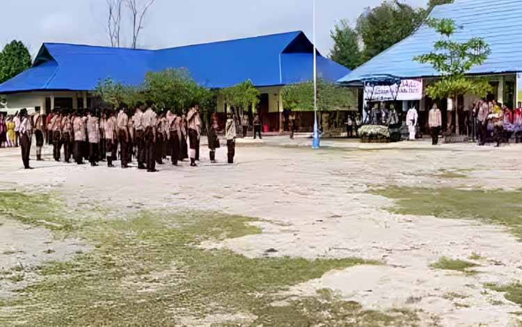 Pimpin Upacara Hardiknas, Pj Wali Kota Palangka Raya Dorong Semangat Kemajuan Pendidikan