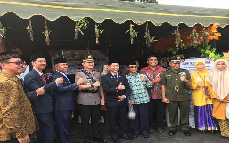 Selamat Hari Pendidikan, Tingkatkan SDM Kobar Melalui Gerakan Merdeka Belajar