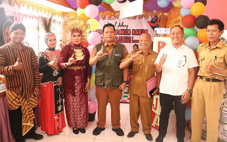 Kadis Pendidikan Seruyan, Rusdi Hidayat, saat menghadiri kegiatan Lokakarya Pendidikan Guru Penggerak (FOTO : FAHRUL)
