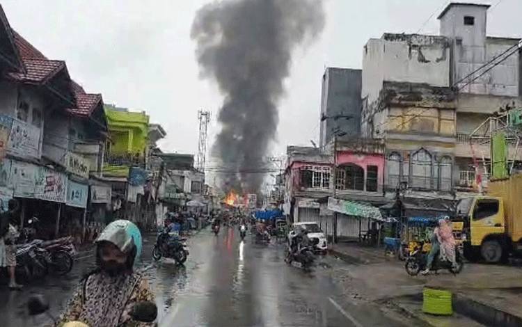 Hotel Anna Buntok Hangus Terbakar