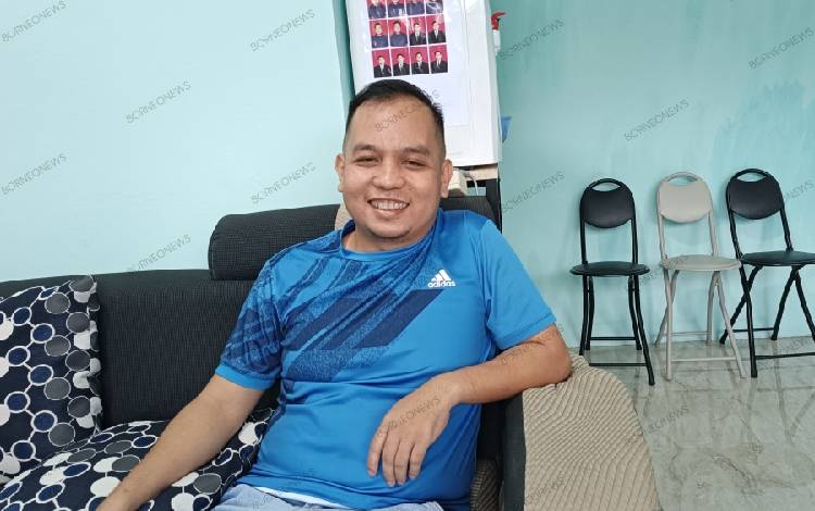 Anggota DPRD Gunung Mas Evandi saat ditemui di kediamannya. (FOTO: RISKA YULYANA)