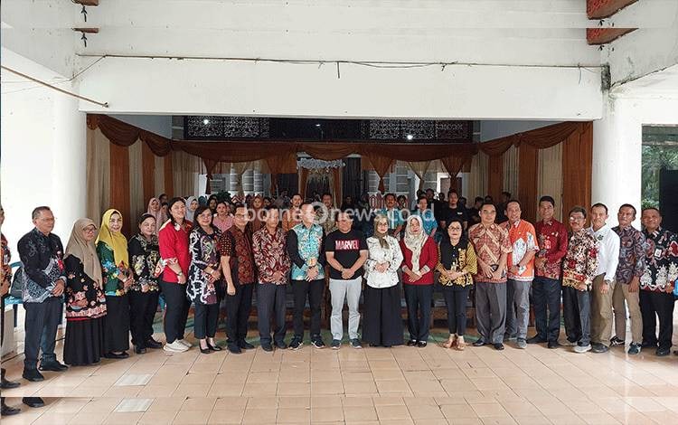 Pj Bupati Kapuas Hadiri Perpisahan Purna Tugas Staf Ahli EKP dan Kabag Umum
