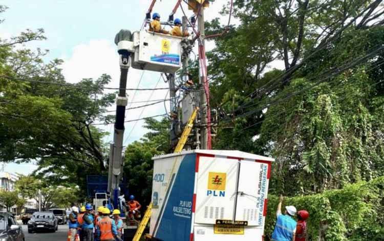 PLN UID Kalselteng Lakukan Pemeliharaan Gardu Tanpa Pemadaman Listrik