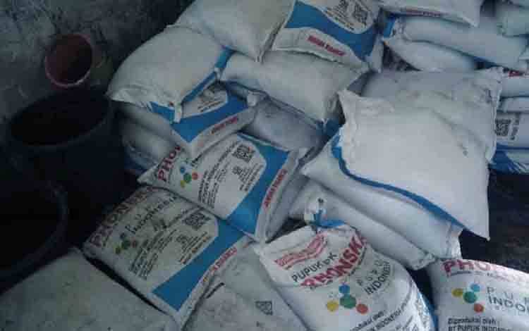 Mentan Imbau Petani Tebus Pupuk Subsidi yang Berlimpah
