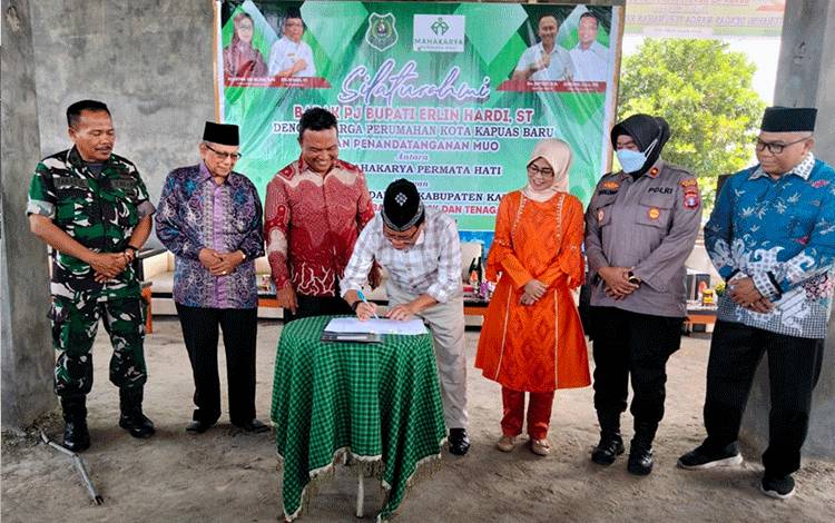 Pj Bupati Kapuas Silaturahmi Dengan Warga Perumahan Kota Kapuas Baru