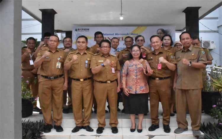 Pj Bupati Kapuas Hadiri Pelepasan Purna Tugas Kepala BKPSDM