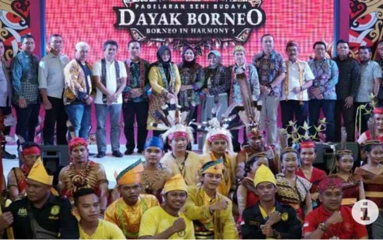 PLN Edukasi Kelistrikan ke Masyarakat Lewat Partisipasi Festival Dayak