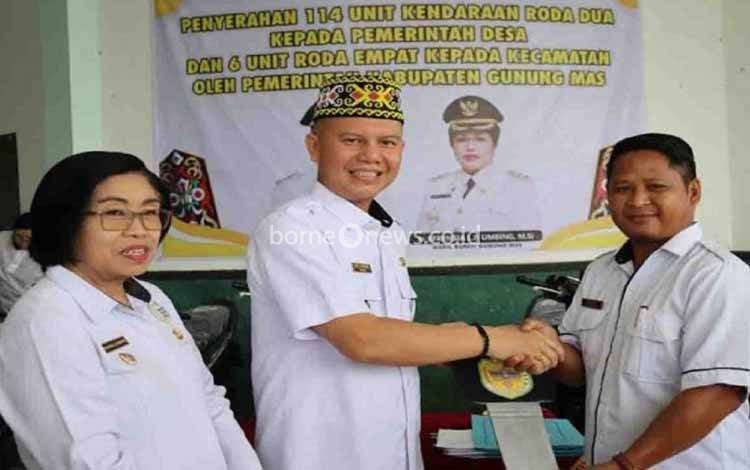 Pemkab Gunung Mas Serahkan 120 Kendaraan Dinas ke Desa dan Kecamatan