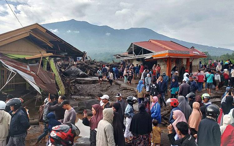 15 Orang Meninggal Akibat Banjir Bandang Aliran Lahar Marapi