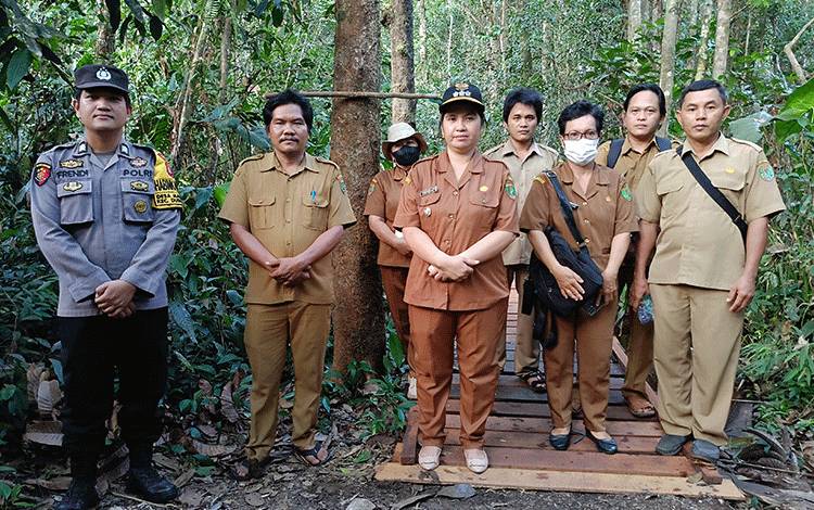 Camat Dusun Timur Monitoring Penggunaan DD Tahap I di Desa Mangkarap?