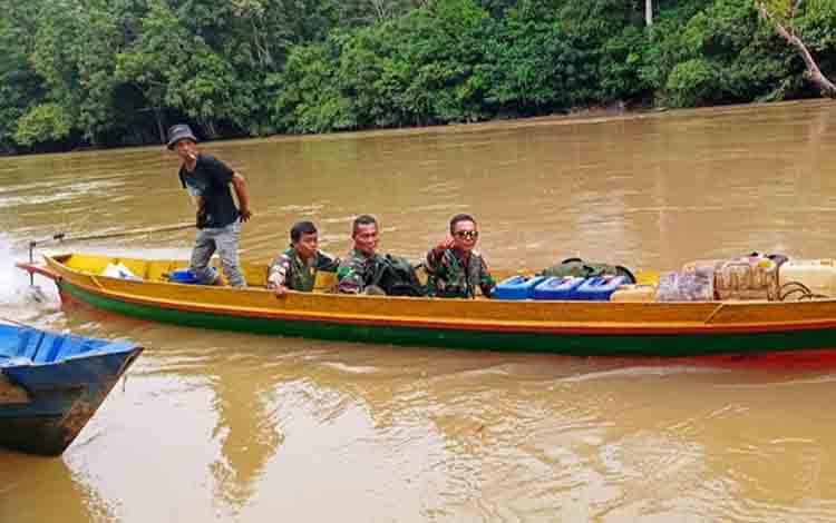 Satgas TMMD Salurkan Logistik Menggunakan Perahu Kelotok  ?