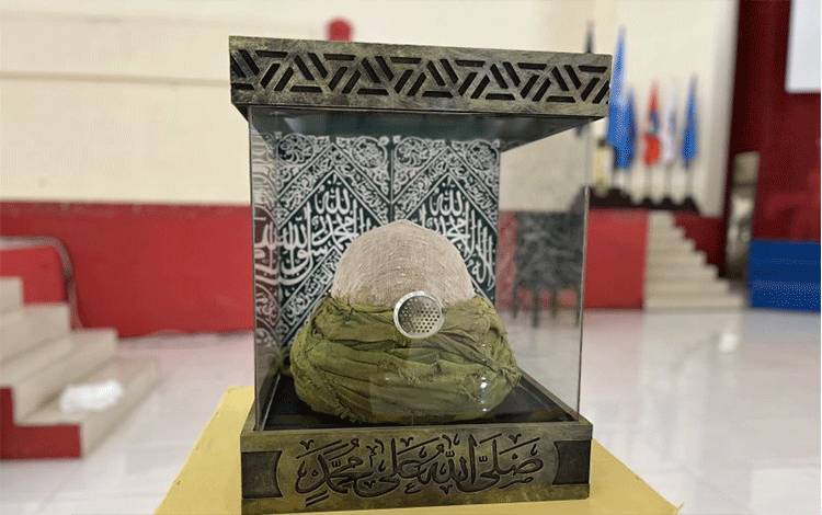 Pengunjung Mengaku Kagum dan Terharu Melihat Artefak Rasulullah SAW