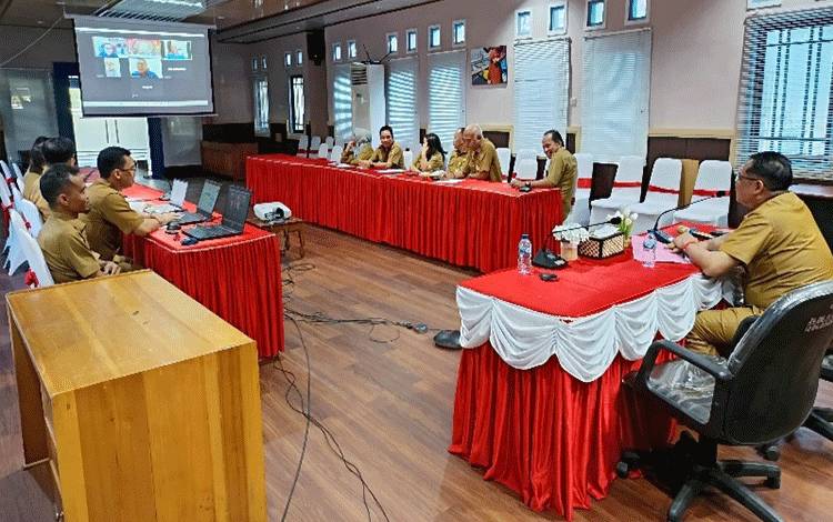 Kegiatan rapat persiapan tindak lanjut Perjanjian Kerja Sama dengan UGM secara daring?di Aula Dislutkan Provinsi Kalteng, Selasa, 14 Mei 2024. (FOTO: IST)