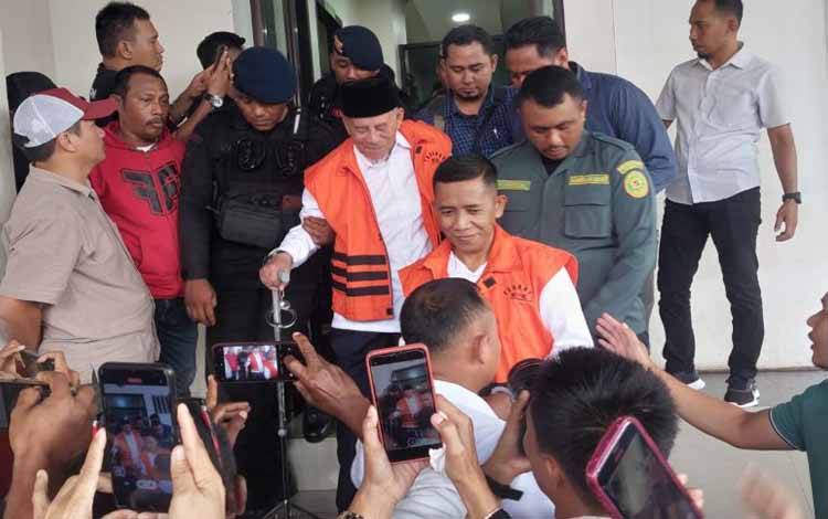 Mantan Gubernur Maluku Utara Didakwa Terima Gratifikasi Rp100 Miliar