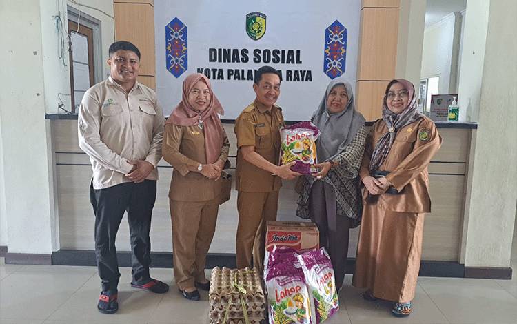 TP PKK Palangka Raya Salurkan Bantuan untuk Korban Kebakaran