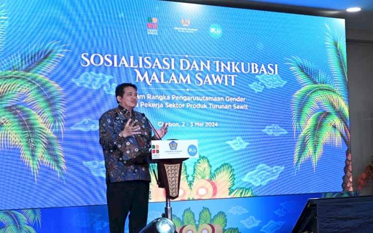 Ratusan Pengrajin Praktikan Malam Berbahan Baku Minyak Sawit
