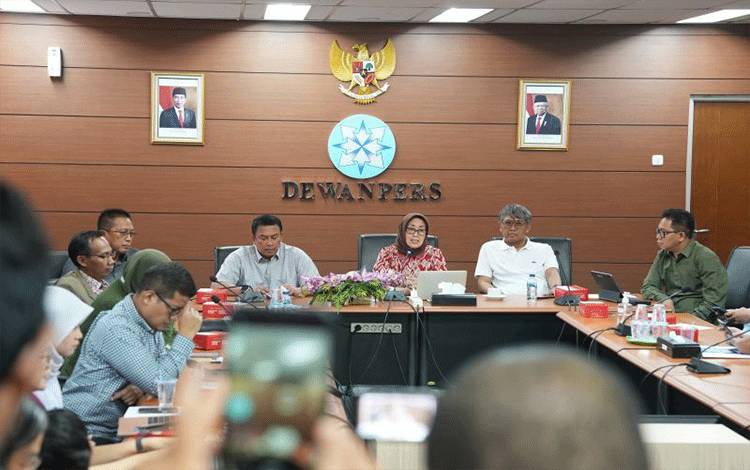 Dewan Pers Pertanyakan RUU Penyiaran Sementara Presiden Hormati Pers