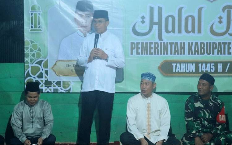 Pj Bupati Murung Raya (Mura) serta jajarannya melakukan Kunjungan Kerja (Kunker) dan Halalbihalal di Kelurahan Muara Bakanon, Kecamatan Permata Intan.