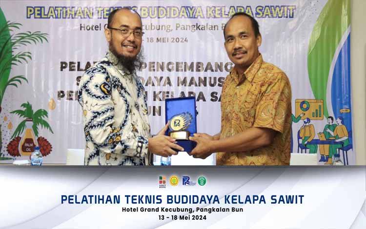 BPDPKS dan Ditjen Perkebunan Latih Pekebun Lamandau Budidaya Kelapa Sawit