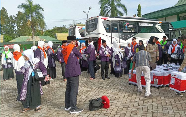 105 Jemaah Calon Haji Kapuas Tergabung di Kloter 6 Tiba di Embarkasi Banjarmasin