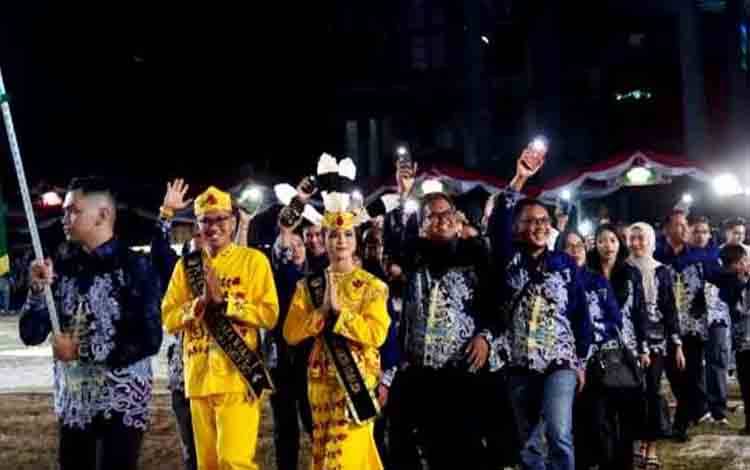 Pj Bupati dan Ketua TP PKK Barito Utara Hadiri FBIM 2024 di Palangka Raya