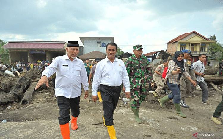 Kemenag dan Baznas Salurkan Bantuan untuk Korban Bencana di Sumbar