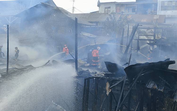 Belasan Rumah Diperkirakan Terbakar di Flamboyan Bawah Palangka Raya