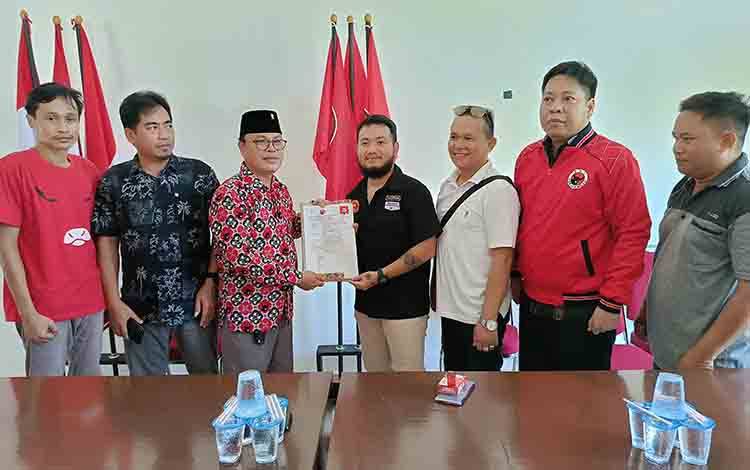 Adi Garoe Kembali Daftar di 4 Partai sebagai Bakal Calon Kepala Daerah Barito Timur?