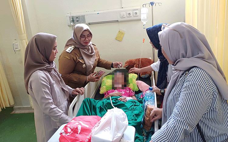 Wabup Kotim Minta Perusahaan Berikan Bantuan Terbaik untuk Anak Yang Kehilangan 3 Anggota Keluarga Akibat Kecelakaan