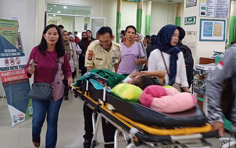 Korban Kecelakaan yang Kehilangan 3 Anggota Keluarganya di Parenggean Dirujuk ke Palangka Raya