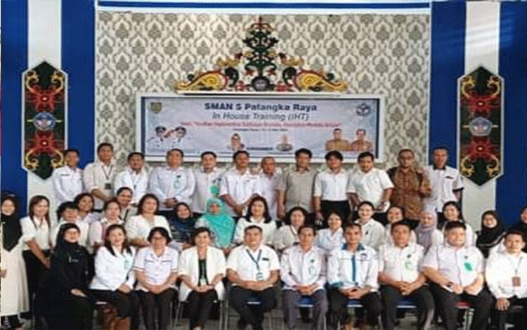 BPMP Kalteng Bimbing Pendidik dan Tenaga Pendidikan SMAN 5 Palangka Raya