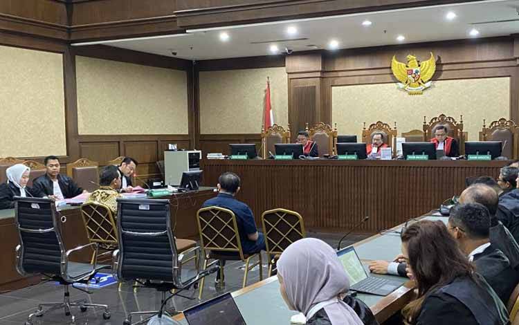 Achsanul Qosasi Dituntut 5 Tahun Penjara dalam Kasus BTS 4G