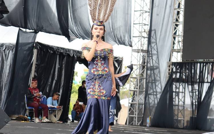 Kontingen Kabupaten Gunung Mas Raih Juara II Lomba Karungut Putri di FBIM 2024