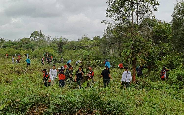 Pemkab Kotim Gotong Royong di Tanah Hibah untuk Pengembangan Bandara H Asan Sampit