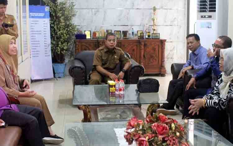 Sekretariat DPRD Barito Utara Terima Kunjungan dari DPRD HSU