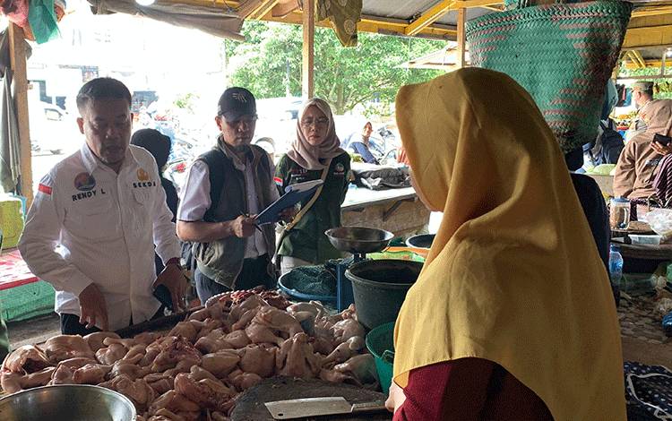 Pemkab Sukamara Soroti Harga Daging Ayam masih Mahal