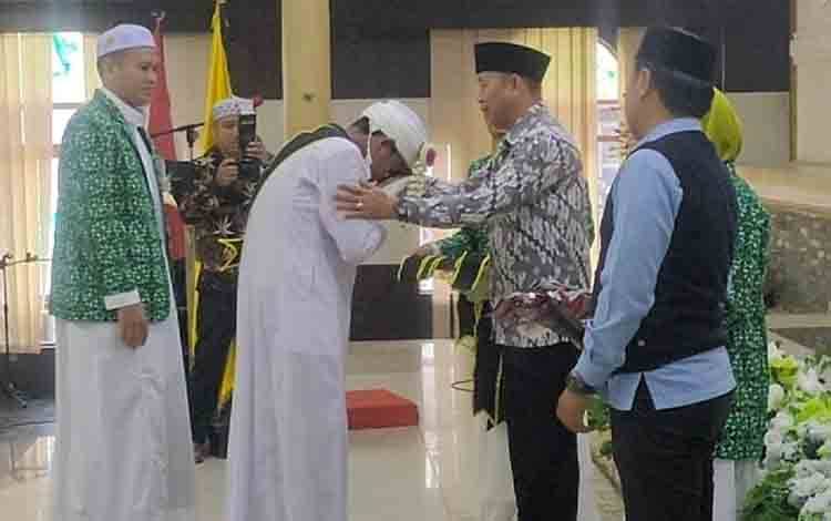 Asisten II Setda Barito Timur Hadiri Wisuda Santri TPQ Al-Fitrah