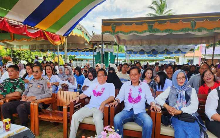 Pj Bupati Hadiri Reuni Akbar di SMAN 1 Kapuas Barat