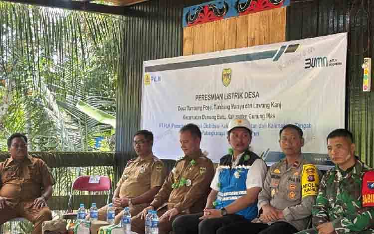 Tiga Desa di Gunung Mas Ini Akhirnya Teraliri Listrik PLN