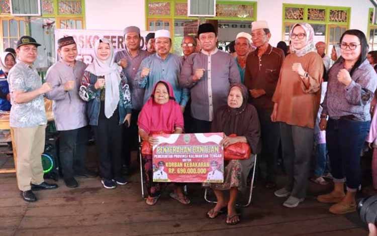 Pemprov Kalteng Bantu Korban Kebakaran Flamboyan Bawah