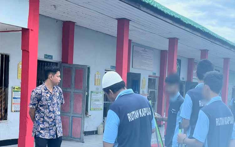 Bangun Kesadaran WBP Jaga Lingkungan Lewat Kegiatan Sabtu Bersih di Rutan Kapuas