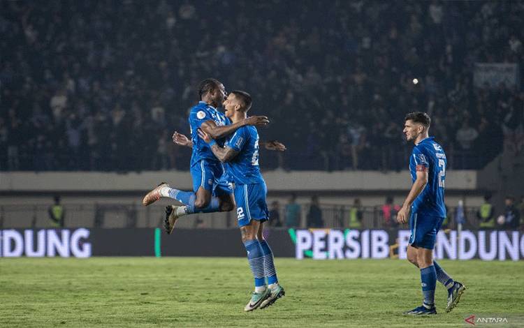 Persib Bandung Sudah Letakkan Satu Tangan di Trofi Liga 1