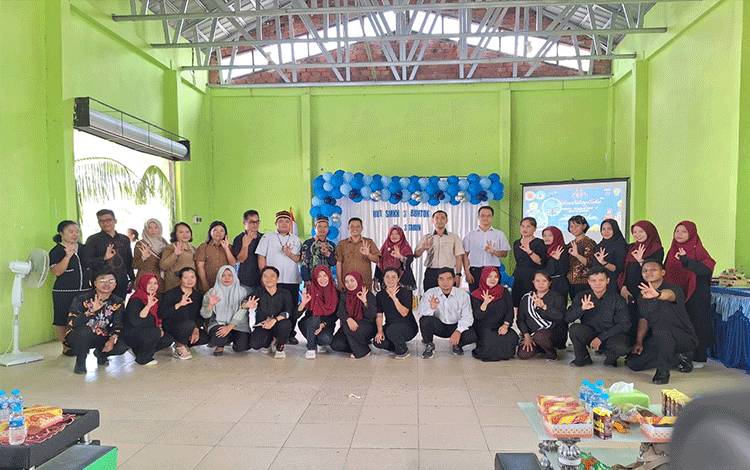 Kepala SMKN 3 Buntok Sebut Pendidikan Investasi Jangka Panjang