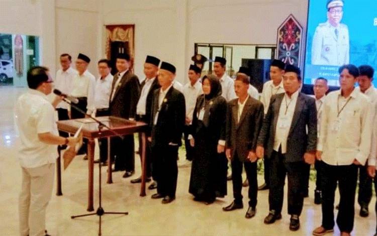 Dikukuhkan, Pengurus Forum Komunikasi BPD Kapuas Diharapkan Perkuat Sinergi Program Kegiatan Desa